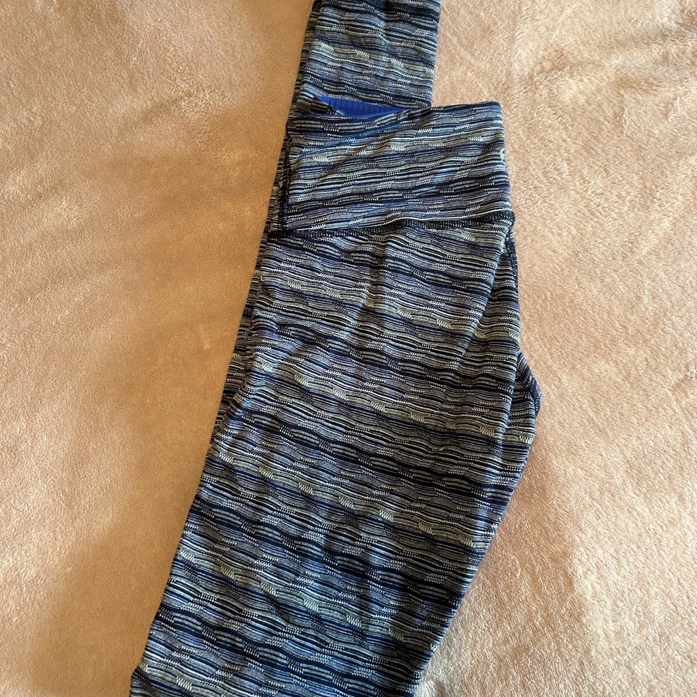 Lululemon full length Blue and Gray Patterned Leggings